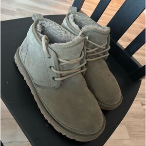 UGG NEUMEL • SIZE 8 • $100